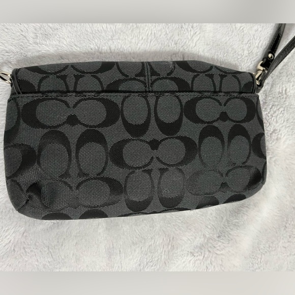 Coach monogram wristlet - Picture 2 of 6